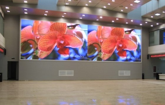 860cd/ M2 Curved Video Wall LED Digital Signage Display 196V To 264V