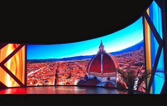 Energy-saving，Wide Viewing Angle Die Casting Aluminium Curved LED Screen Indoor Outdoor P3.91mm Digital LED Billboard