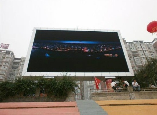 FCC IP65 Outdoor Curved Led Wall RGB 3in1 P10 Flexible Led Video Wall 1000W / Sqm