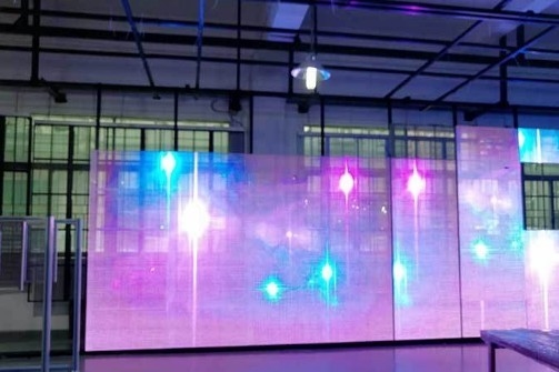 3.9mm 7.8mm TV Commercial Advertising Led Display Screen HD Hanging