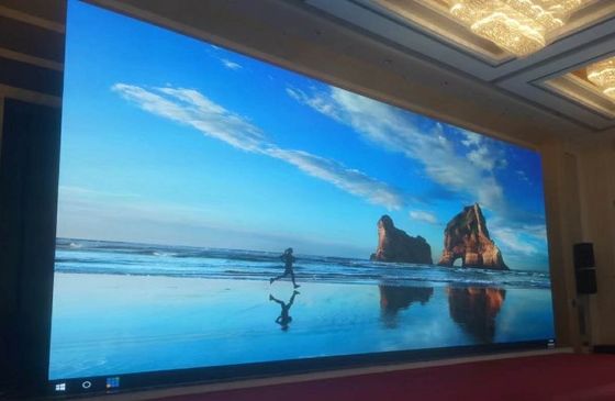 HD P1.86 Smart LED Poster Display Screen 640 X1920mm Die-casting Aluminum