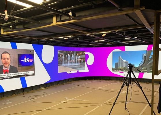Fine Pitch Led Display Module Full Color Magnet Splicing Indoor Synchronous