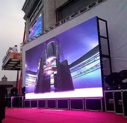Die Casting Aluminium Curved LED Screen Indoor Outdoor P3.91mm Digital LED Billboard
