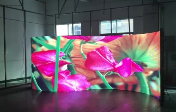 P3.91 Indoor Outdoor LED Screen Stage Background Curve LED Displays